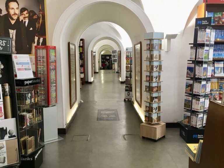 Najstarsza działająca księgarnia świata – Livraria Bertrand na Baixa Chiado